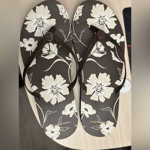NWT Tory Burch flip flop leather top straps/deep chocolate size 11